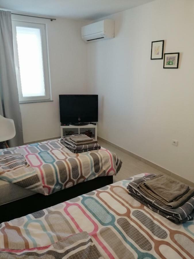 Studio Apartment Mila Pula Exterior foto