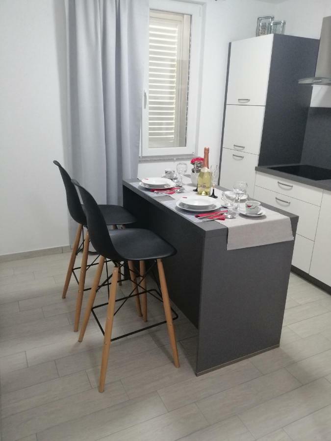 Studio Apartment Mila Pula Exterior foto